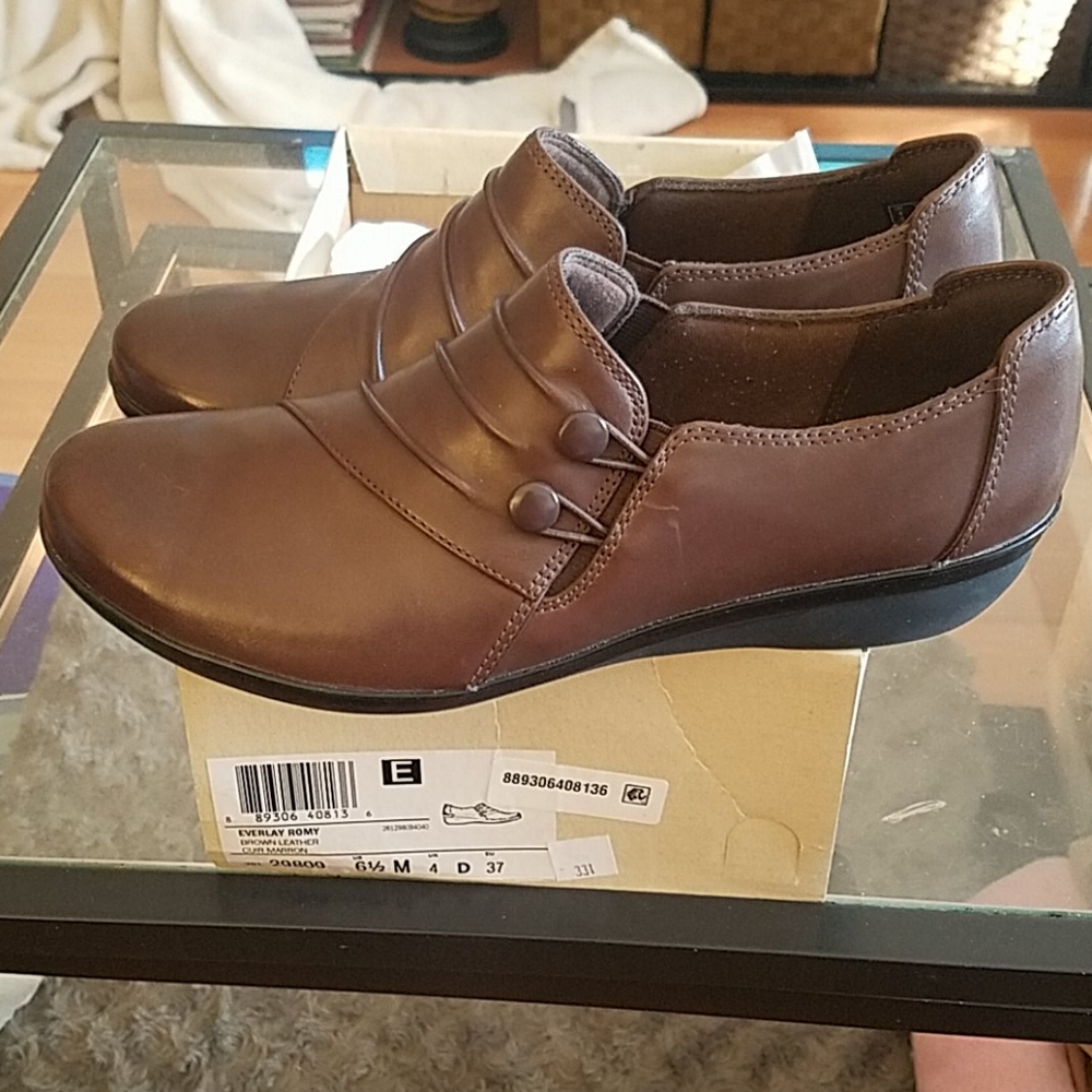 Shoes - Picture 3 of 4